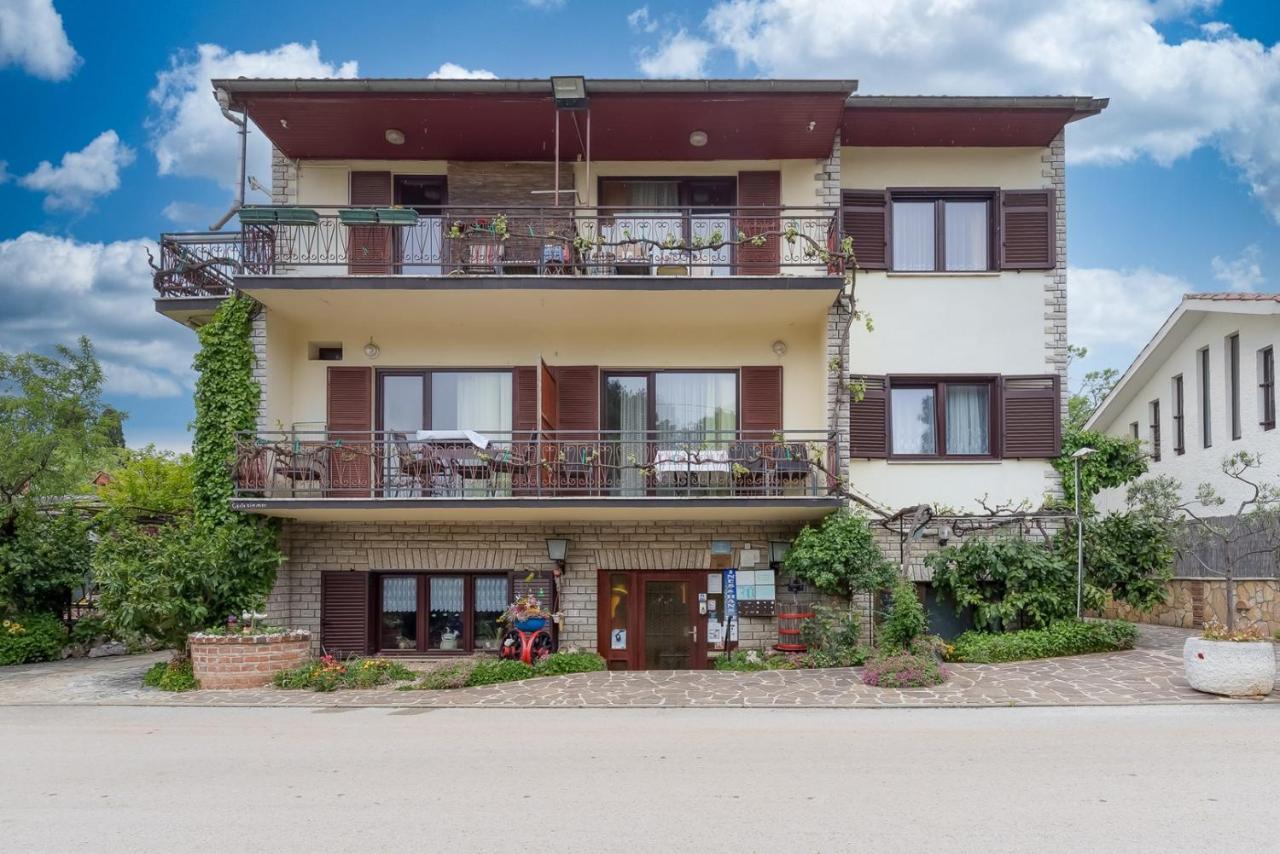 Ines & Hans Tar-Vabriga Exterior photo