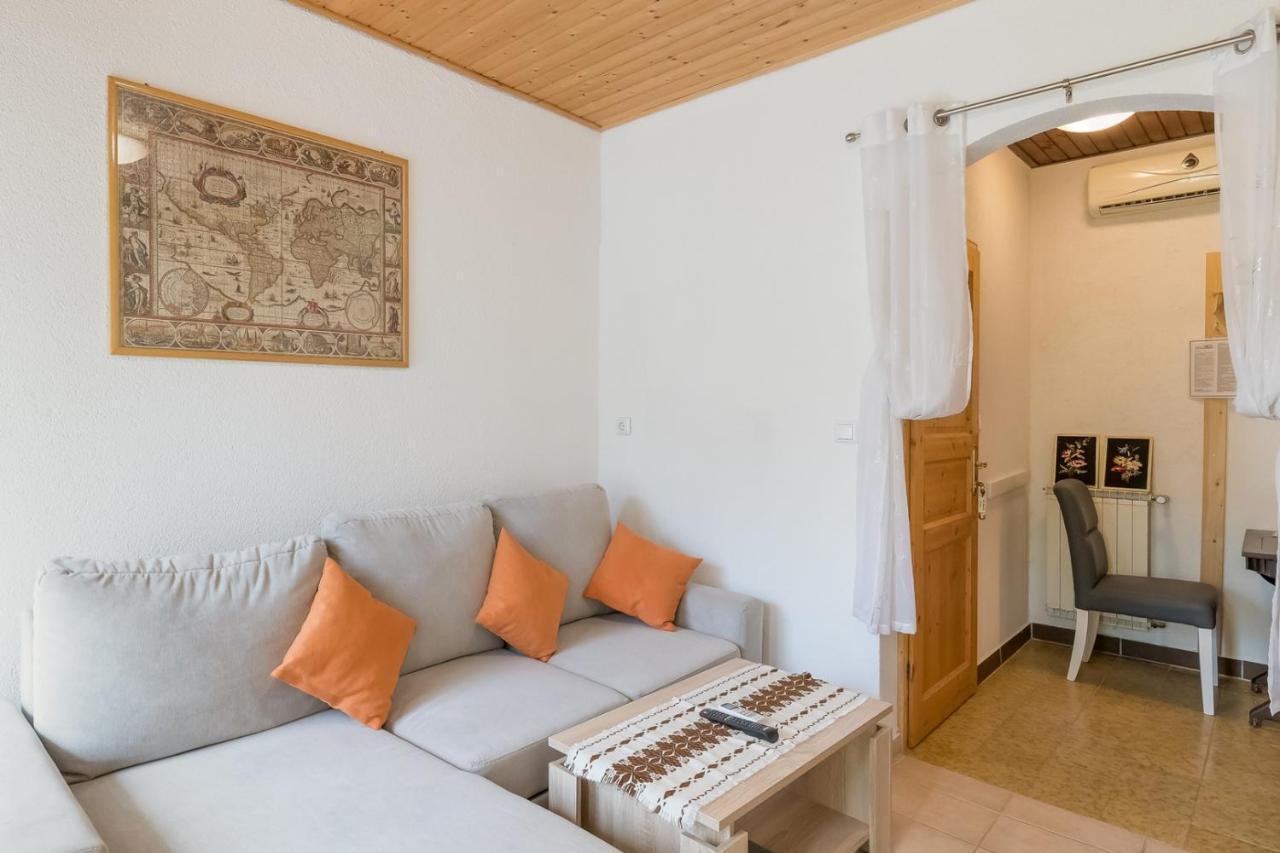 Ines & Hans Tar-Vabriga Exterior photo